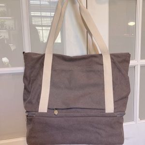 Lo & Sons Catalina Deluxe Tote in Thistle size Small